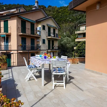 A Terrace Overlooking The Sea Appartement