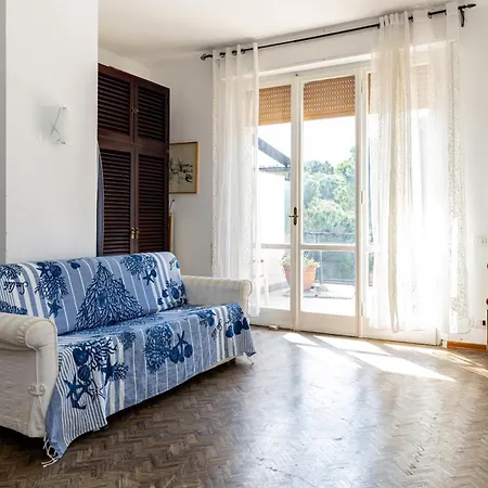 A Terrace Overlooking The Sea Appartement